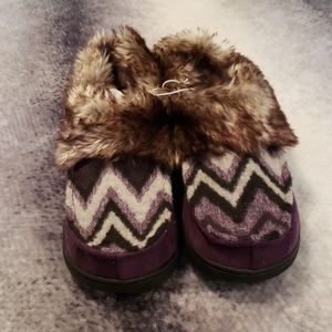 🔴 🎉 🎊 Slippers